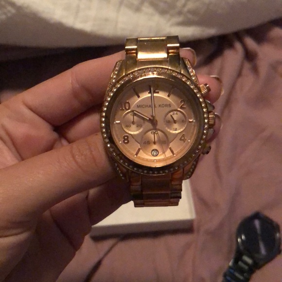 ROSE GOLD - Picture 2 of 3